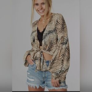 NWT Billabong Breathe Light Woven Top size S